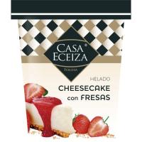 Helado cheesecake con fresas CASA ECEIZA, tarrina 390 g