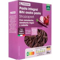 Pasta integral strozzapreti con remolacha EROSKI, caja 250 g