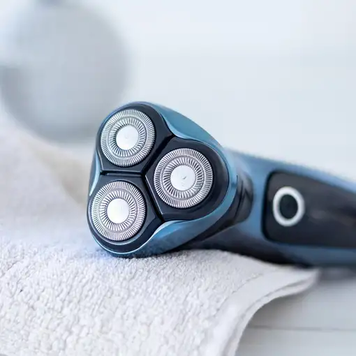 Ufesa AR3050 Máquina de afeitar de rotación Recortadora Negro, Azul