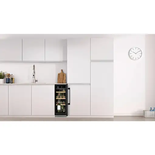 Balay 3WUF073B enfriador de vino Nevera de vino Bajo encimera Negro 21 botella(s)