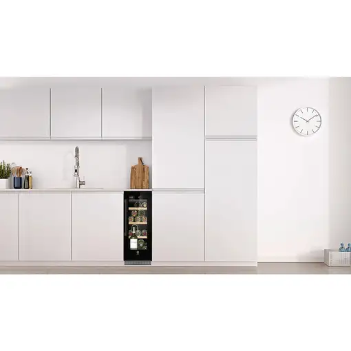 Balay 3WUF073B enfriador de vino Nevera de vino Bajo encimera Negro 21 botella(s)