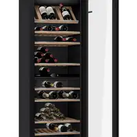 Bosch Serie 6 KWK36ABGA enfriador de vino Nevera de vino Independiente Negro 199 b