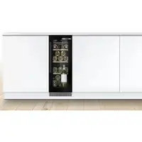 Bosch KUW20VHF0 enfriador de vino Nevera de vino Integrado Negro 21 botella(s)