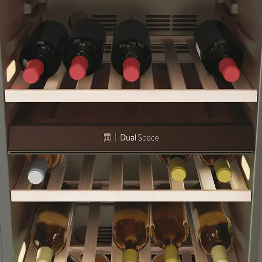 Haier Wine Bank 50 Serie 7 HWS77GDAU1 Nevera vino Independiente Negro 77 botellas