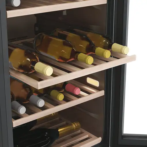 Haier Wine Bank 50 Serie 7 HWS77GDAU1 Nevera vino Independiente Negro 77 botellas