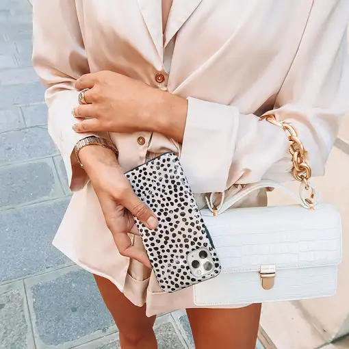 BURGA 57288 funda para teléfono móvil 15,5 cm (6.1") Almendra, Negro