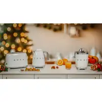 Smeg KLF03WHEU tetera eléctrica 1,7 L 2400 W Blanco