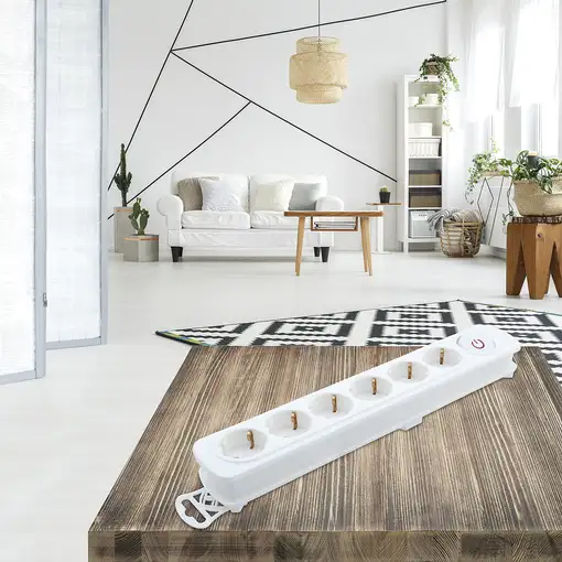 TM Electron TMUAD206WH base múltiple 1,4 m 6 salidas AC Interior Blanco