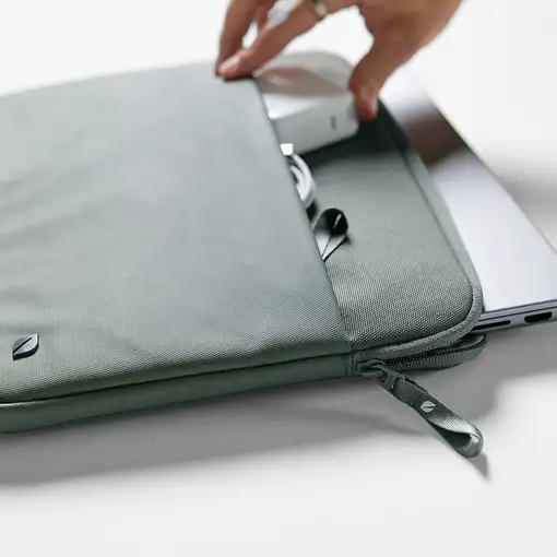 Incase ARC Funda con poliéster 100 % reciclado ReSpun para portátil de 14 pulgadas