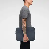 Incase ARC Funda para con ReSpun 100 % poliéster reciclado para portátil de (16")