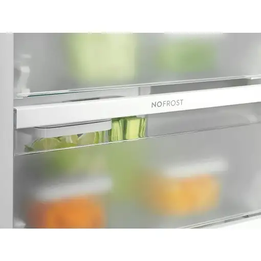 Electrolux EUN7NE18S Congelador vertical Integrado 212 L