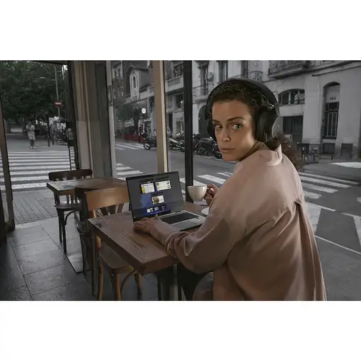 HP EliteBook G11 AMD Ryzen™ 7 8840U Portátil 35,6 cm (14") WUXGA 16 GB DDR5-SDRAM