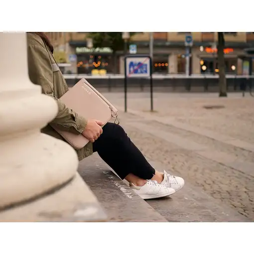 Golla 601662 maletines para portátil 33 cm (13") Funda Crema de color