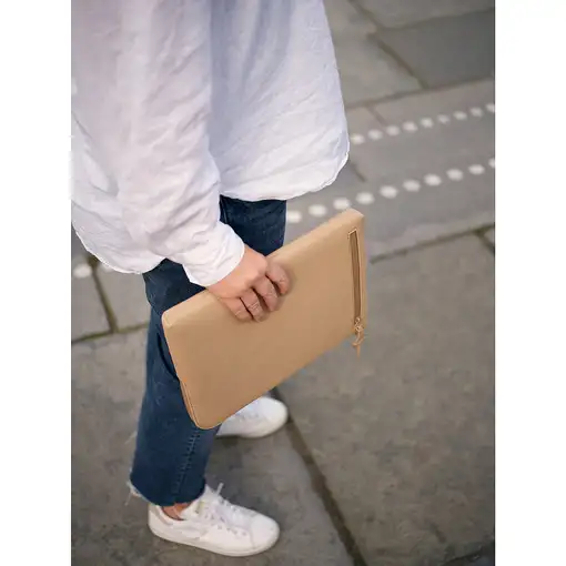 Golla 601661 maletines para portátil 38,1 cm (15") Funda Capuchino