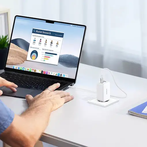 Ugreen 15339 cargador de dispositivo móvil Universal Blanco