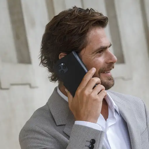 dbramante1928 Lynge funda para teléfono móvil 17 cm (6.7") Funda cartera Negro