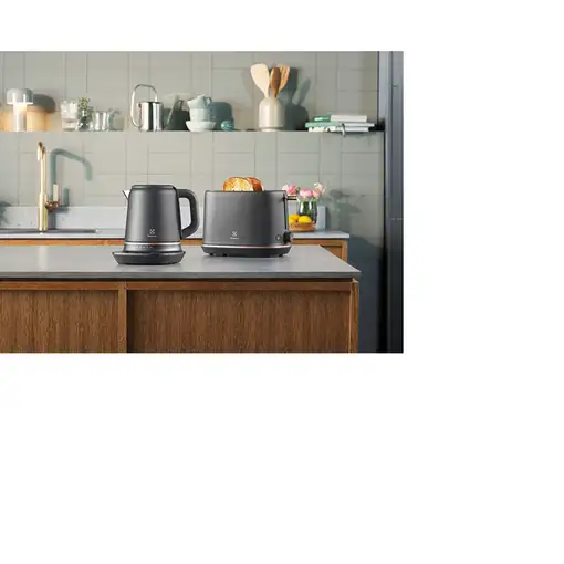 Electrolux E7K16BP tetera eléctrica 1,7 L 2400 W Negro, Cobre