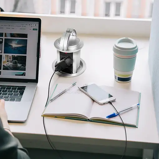 LogiLink LPS235A base múltiple 1,8 m 3 salidas AC Interior Negro, Plata