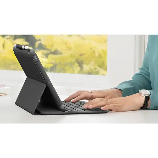 Logitech Slim Folio