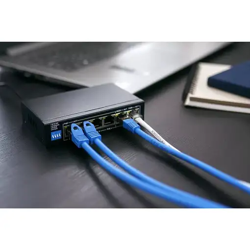 Extralink Switch PoE KRIOS 4x Gigabit PoE/PoE+, 2x RJ45 Uplink Gigabit, 60W