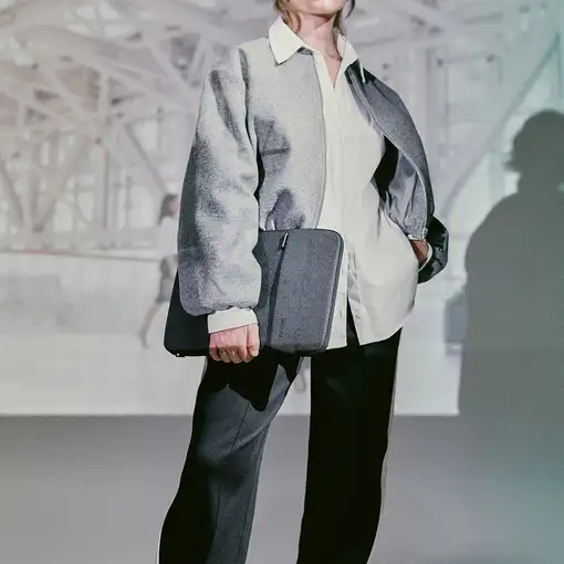 Incase Funda Crosstown con Woolenex para portátil de 16 pulgadas