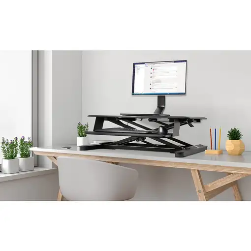 Kensington Brazo SmartFit de ahorro de espacio para un monitor