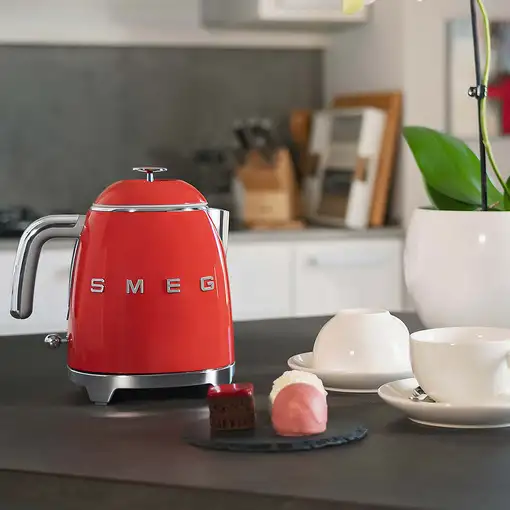 Smeg KLF05RDEU tetera eléctrica 0,8 L 1400 W Rojo