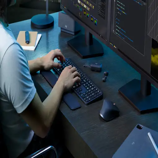 Logitech 920-011609 teclado Ratón incluido Oficina RF Wireless + Bluetooth QWERTY