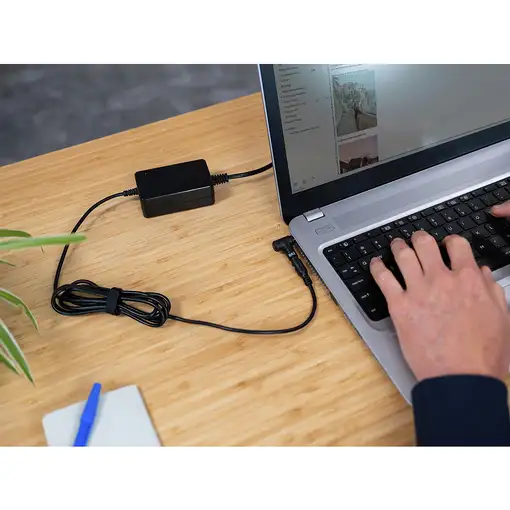 Trust 23394 adaptador e inversor de corriente Interior 90 W Negro