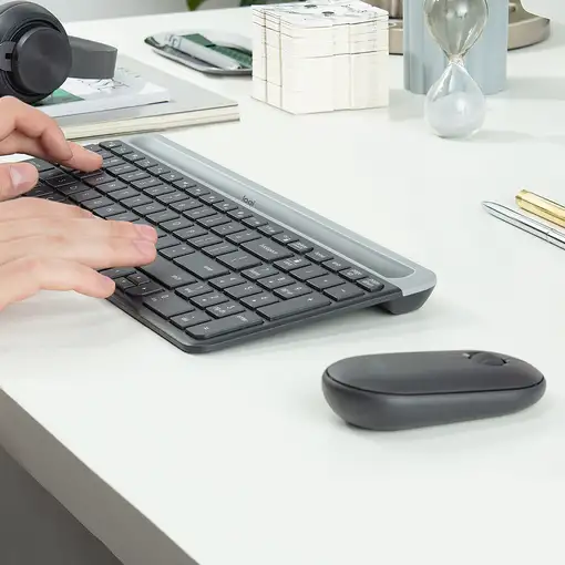 Logitech 920-009204 teclado Ratón incluido Universal RF inalámbrico QWERTY Interna