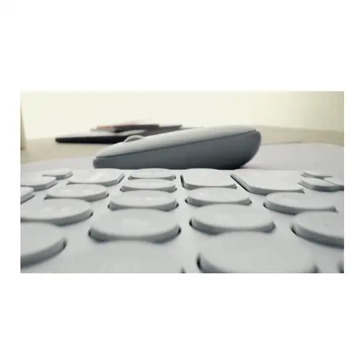 Logitech 920-012240 teclado Ratón incluido Universal RF Wireless + Bluetooth QWERT