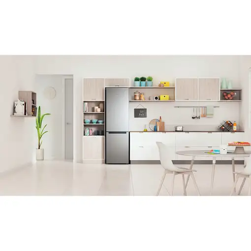 Indesit INFC9 TI22X Independiente 367 L E Acero inoxidable