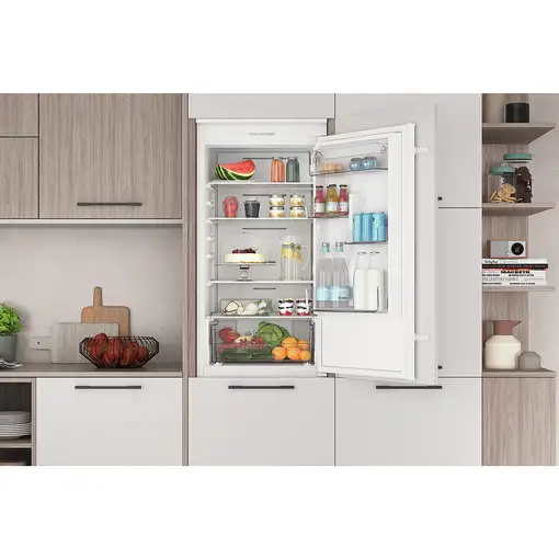 Indesit INC18 T112 Integrado 250 L E Blanco