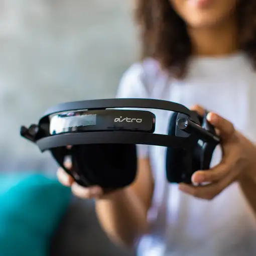 ASTRO Gaming A50 + Base Station Auriculares Inalámbrico Diadema Juego Negro, Oro
