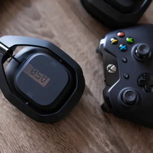 ASTRO Gaming A50 + Base Station Auriculares Inalámbrico Diadema Juego Negro, Oro