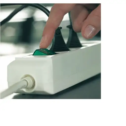 Brennenstuhl 1159520400 base múltiple 3 m 6 salidas AC Interior Blanco