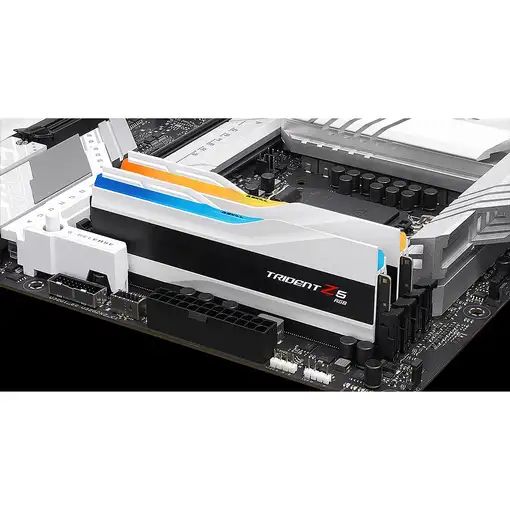 G.Skill Trident Z5 RGB módulo de memoria 32 GB 2 x 16 GB DDR5 6000 MHz
