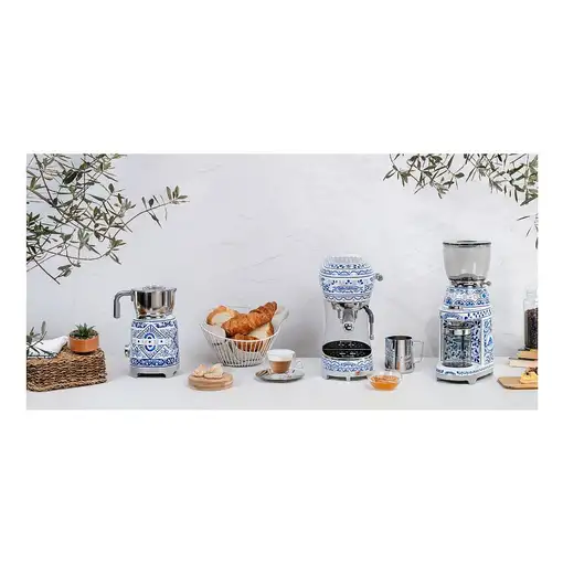 Smeg MFF01DGBEU espumador o calentador de leche Calentador/espumador de leche auto