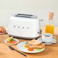 Smeg TSF01WHEU tostadora 6 2 rebanada(s) 950 W Blanco