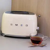 Smeg TSF01CREU tostadora 6 2 rebanada(s) 950 W Crema de color