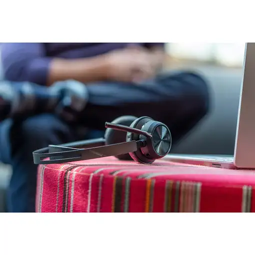 POLY Auriculares USB-C Voyager Focus 2 con certificación para Microsoft Teams