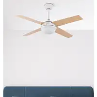 Ventilador DC Ciro blanco/haya con 4 aspas, E27 y temporizador