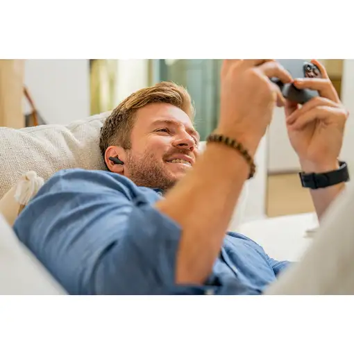 POLY Intrauriculares Voyager Free 60 UC M color Negro Carbono +Adaptador USB-C BT7