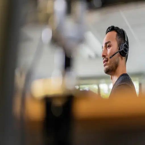 POLY Auriculares Voyager 4320 USB-A con certificación para Microsoft Teams + llave