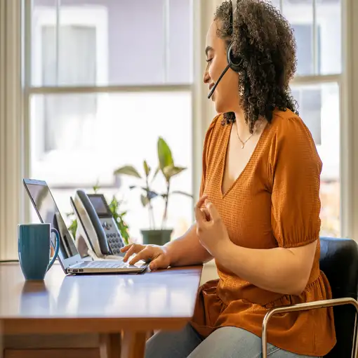 POLY Auriculares Voyager 4320 USB-A con certificación para Microsoft Teams + llave