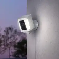Ring Spotlight Cam Plus Plug Caja Cámara de seguridad IP Exterior 1920 x 1080 Pixe