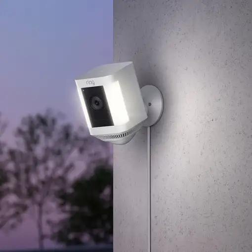 Ring Spotlight Cam Plus Plug Caja Cámara de seguridad IP Exterior 1920 x 1080 Pixe