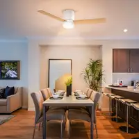 Ventilador de Techo 48W con Luz LED Mando a Distancia y 3 Aspas de Madera HOMCOM Ventilador de Techo 48W con Luz LED Mando a Distancia y 3 Aspas de Madera HOMCOM